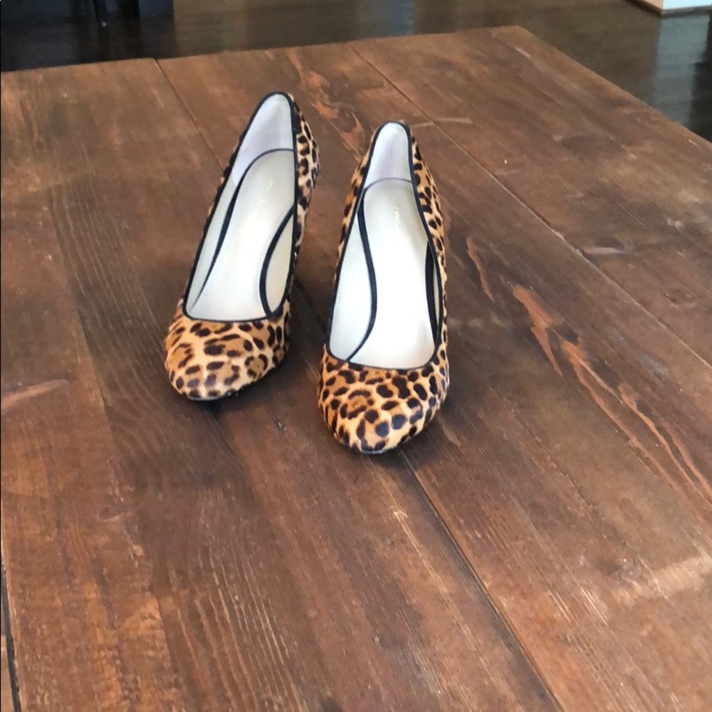Anne Taylor animal print wedge